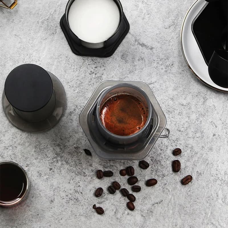 Cafetière à piston portable