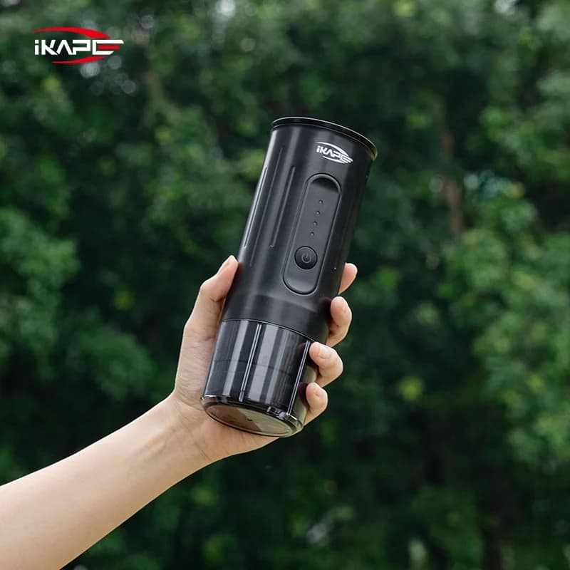 Cafetière manuelle portable pour capsules et café moulu